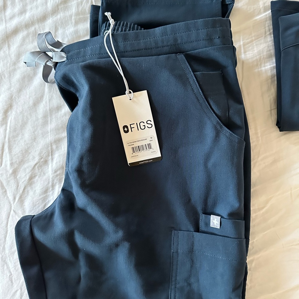 NWT FIGS Scrub Set Dark Harbor